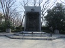 上野公園　国立西洋美術館　前庭彫刻群　ロダン作　地獄の門