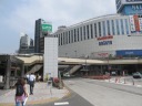 都道四谷角筈線（４１４号線）　新宿駅西口広場　新宿西口ロータリー入口交差点で左折