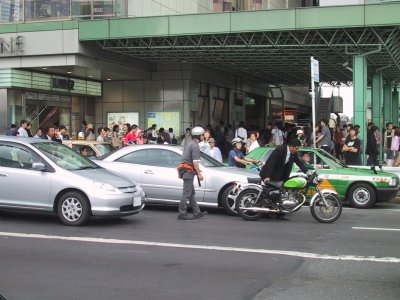 The traffic accident in the Shinjuku station southern entrance