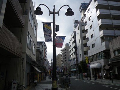 旧東海道（鶴見銀座通り）を南西に進む