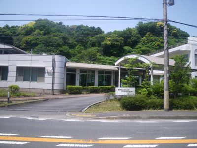 県道金沢逗子線（２０５号）　逗子市高齢者センター