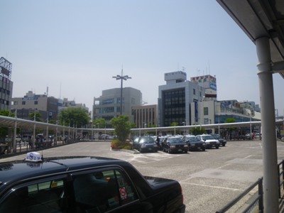 ＪＲ　横須賀線　逗子駅　駅前風景