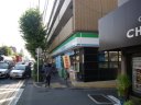 新代田駅交差点　ファミリーマート横で右折