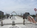 片瀬江ノ島駅前　境川に架かる弁天橋