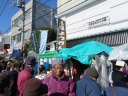平成２６年　新春のボロ市　ボロ市通り　見物客で賑わう会場