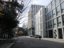 慶應大学　三田キャンパス　西校舎沿いに南下