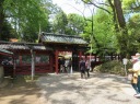  根津神社　社殿横の西門 