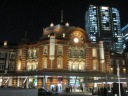 復原され、ライトアップされた東京駅丸の内南口