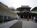 富岡八幡宮　正月準備が進む本殿前