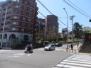  横浜駅根岸道路（市道８０号）　野毛坂交差点で右折 