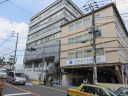 日医大つつじ通り　根津裏門坂を上る　建て替え工事中の日本医大附属病院