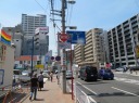 野毛大通り　日ノ出町交差点で左折、横浜駅根岸道路（市道８０号）へ