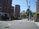 横浜駅根岸道路　野毛坂交差点で右折、野毛山公園へ