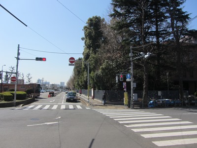 両大師橋交差点で右折、都道神田白山線（４５２号）へ