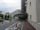 ＮＴＴ　関東病院　病院棟正面入口を通り、戻る