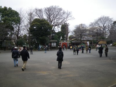 上野公園　突き当たりの五條天神社前で左折