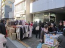 平成２４年度　本所元禄市　馬車通り　地元商店街の衣料品販売