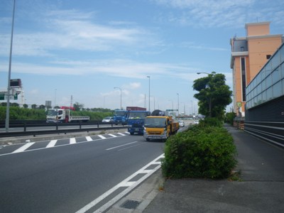 湾岸道路(国道357号)を東進