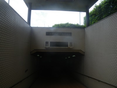 二俣新町駅前 連絡地下道に入り、突き当りを左折