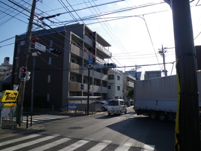 府中街道 平間駅入口交差点で右折、ガス橋通りへ