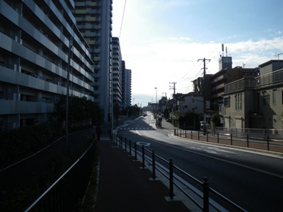 横須賀線 線路沿いに南下