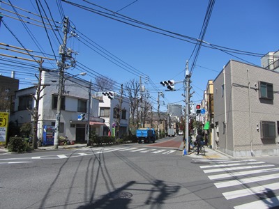 サンパール通り サンパール荒川北交差点で直進