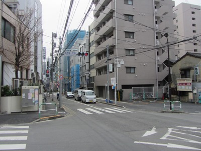折戸通り 北大塚一丁目交差点で直進