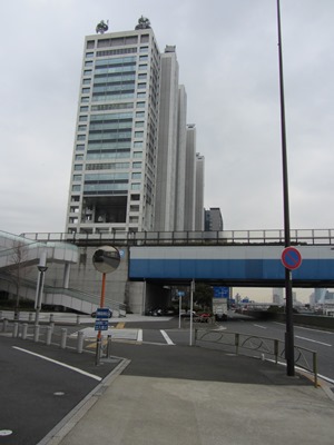 湾岸道路(国道357号) ウエストパークブリッジ、フジテレビ