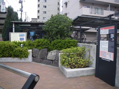 第一京浜第一京浜 高輪二丁目交差点 旧町名由来、高輪海岸の石垣石