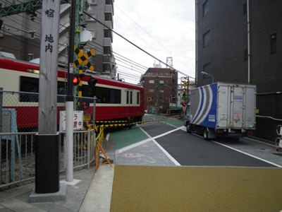 京急踏切 品川宿入口