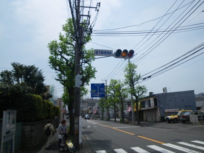 笹下釜利谷道路(県道22号) 笹下郵便局前交差点