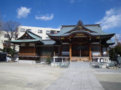 伊勢崎線線路沿いの道 西之宮 稲荷神社