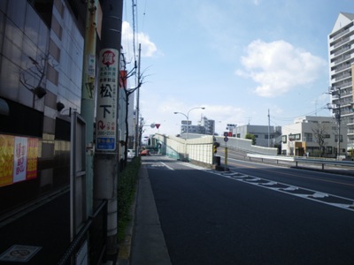 環状7号線 側道で左折、西新井駅へ