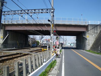 県道85号春日部久喜線 国道16号 梅田陸橋下を進む