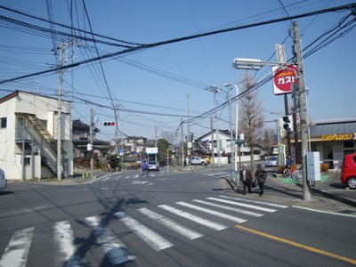 中央通り(県道112号 和光志木線) 東円寺前交差点