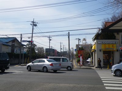 上福岡駅西口入口交差点で右折、川越街道へ