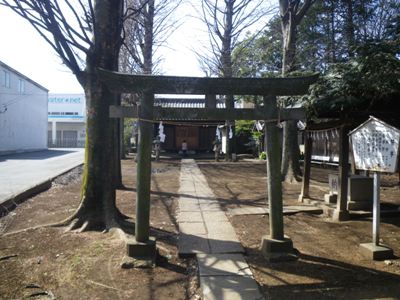 川越街道 川越市藤間歩道橋脇 鶴ヶ岡八幡神社