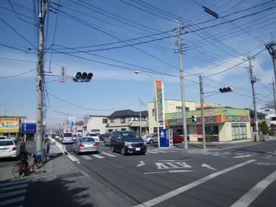 川越街道 新河岸駅入口交差点で右折