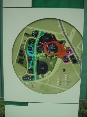 テレビ朝日前の六本木ヒルズ案内図。