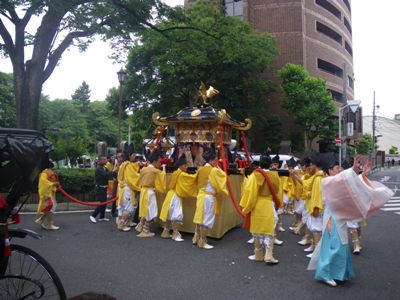 主婦会館 駐輦準備 二之宮鳳輦
