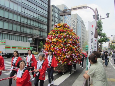 麹町大通り 鉄道弘済会館前交差点 花山車