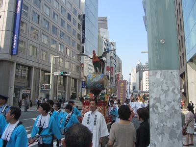 中央通り　銀座一丁目交差点　諫鼓鳥