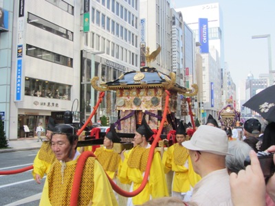 中央通り　銀座二丁目　二之宮鳳輦