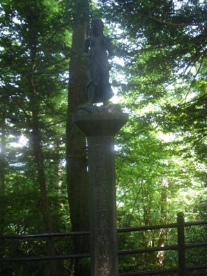 1号路(表参道) 阿婆羅底童子像
