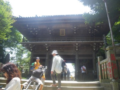 薬王院 山門(四天王門)