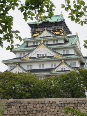 大阪城公園 西の丸庭園から見える天守閣