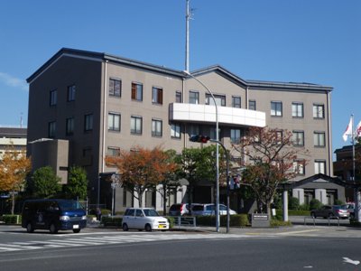 本牧通り 山手警察署前交差点 山手警察署