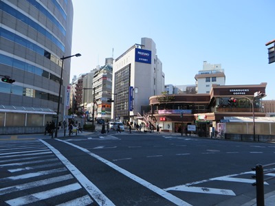 靖国通り 市ケ谷駅交差点で左折