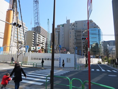 番町学園通り 交差点で左折、大妻通りへ