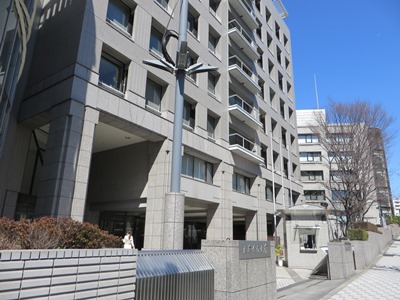 大妻通りを北上 大妻女子大、短大